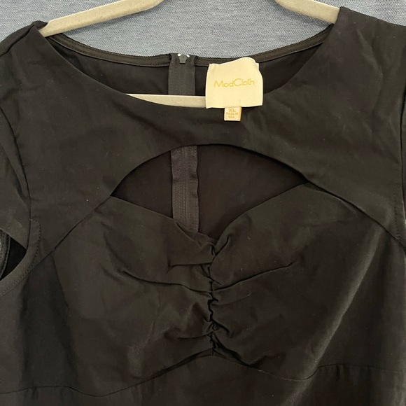 XL Modcloth Dear Fiery Little Black Bodycon Dress with Sweetheart Keyhole Cutout - Picture 3 of 3